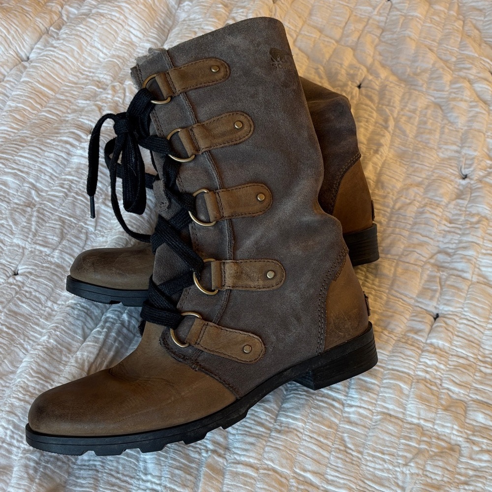 Sorel Two-Tone Lace-Up Women's Boots